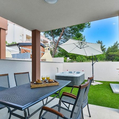 Cascada Villas With Private Jacuzzi And Private Parking Стариград-Паклениця Екстер'єр фото